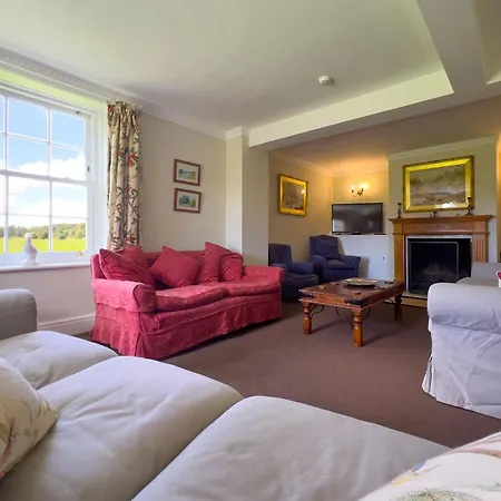 Holiday home Kirk House