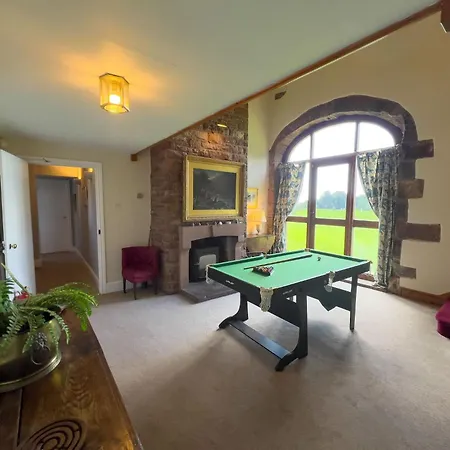 Kirk House Longtown, Ideal For Groups Or Families Holidaying Together Ferienhaus *